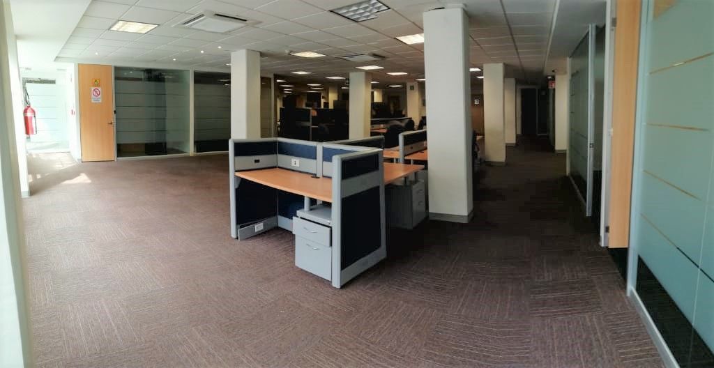 Renta oficina acondicionada 693 m2